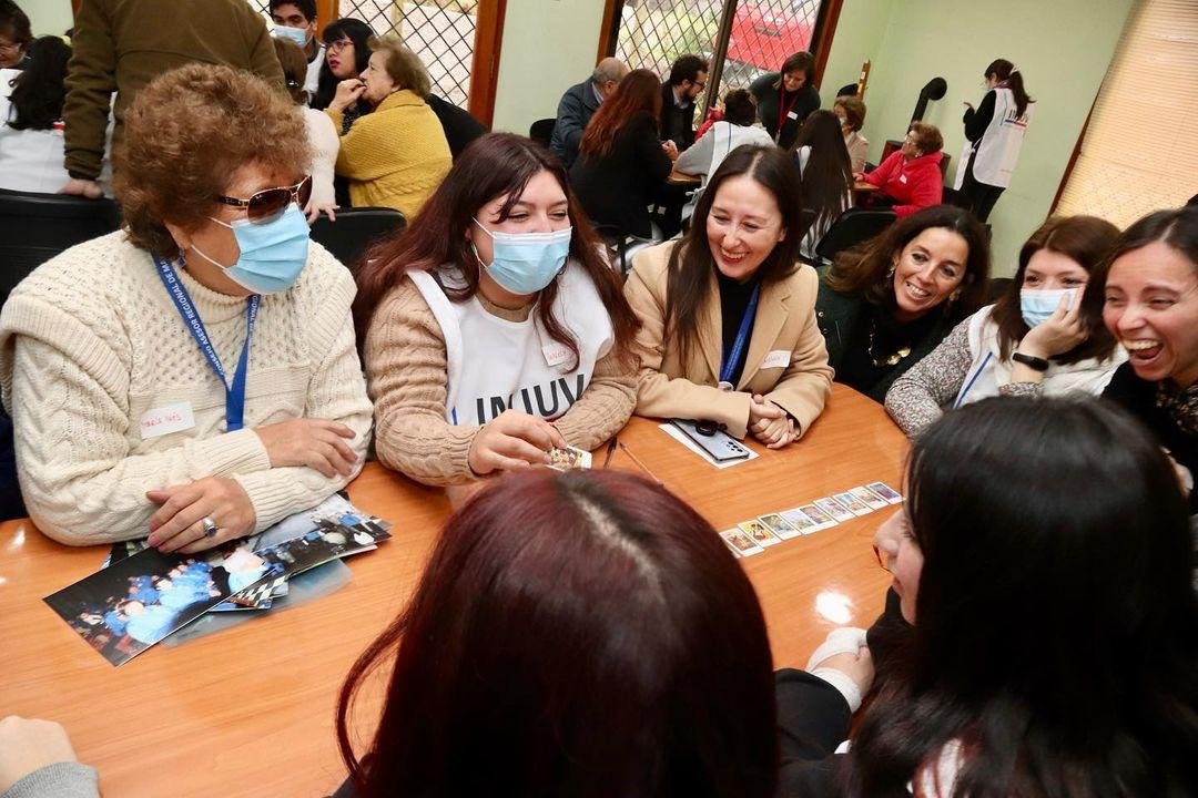 📌 Conmemoracion del #DíadelBuenTratoalAdultoMayor, jornada intergeneracional en la que mediante juegos ludicos con personas mayores y jovenes de <a href="/INJUVLosRios/">INJUV Los Ríos</a> se converso y relevo la importancia del respeto,cuidado y protección hacia nuestros mayores 🤝#buentratotratohecho