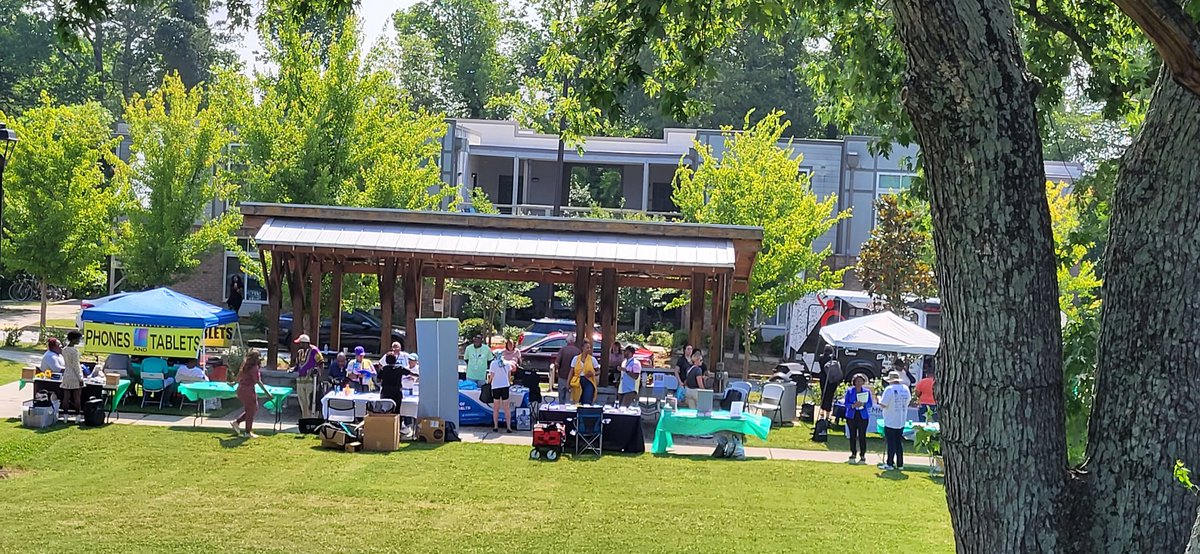 CFIAtlanta's tweet photo. What a GRRREATTT time we had at the CFI Mental and Whole Health Resource Fair! THANK YOU to all the vendors and staff for making this a special and well attend event! A special thank you to @horizonhousing for your support💚💚💚 https://t.co/XOmPY9BgJF