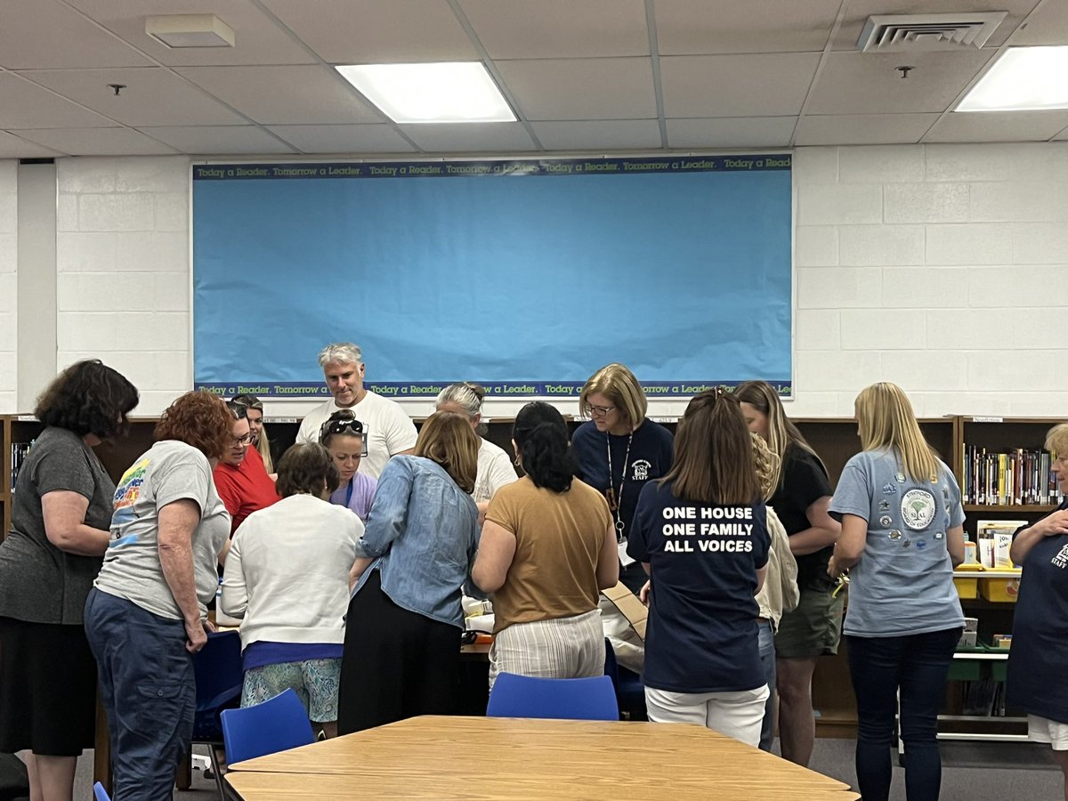 SAMRose525's tweet photo. Great day of professional learning and year in review. Thankful for the deep conversations around issues stemming from #DefiningUS viewing. Lots to internalize and do so students can be successful in life. @SuptOsunde @SPS_CT https://t.co/TYzM8WC612
