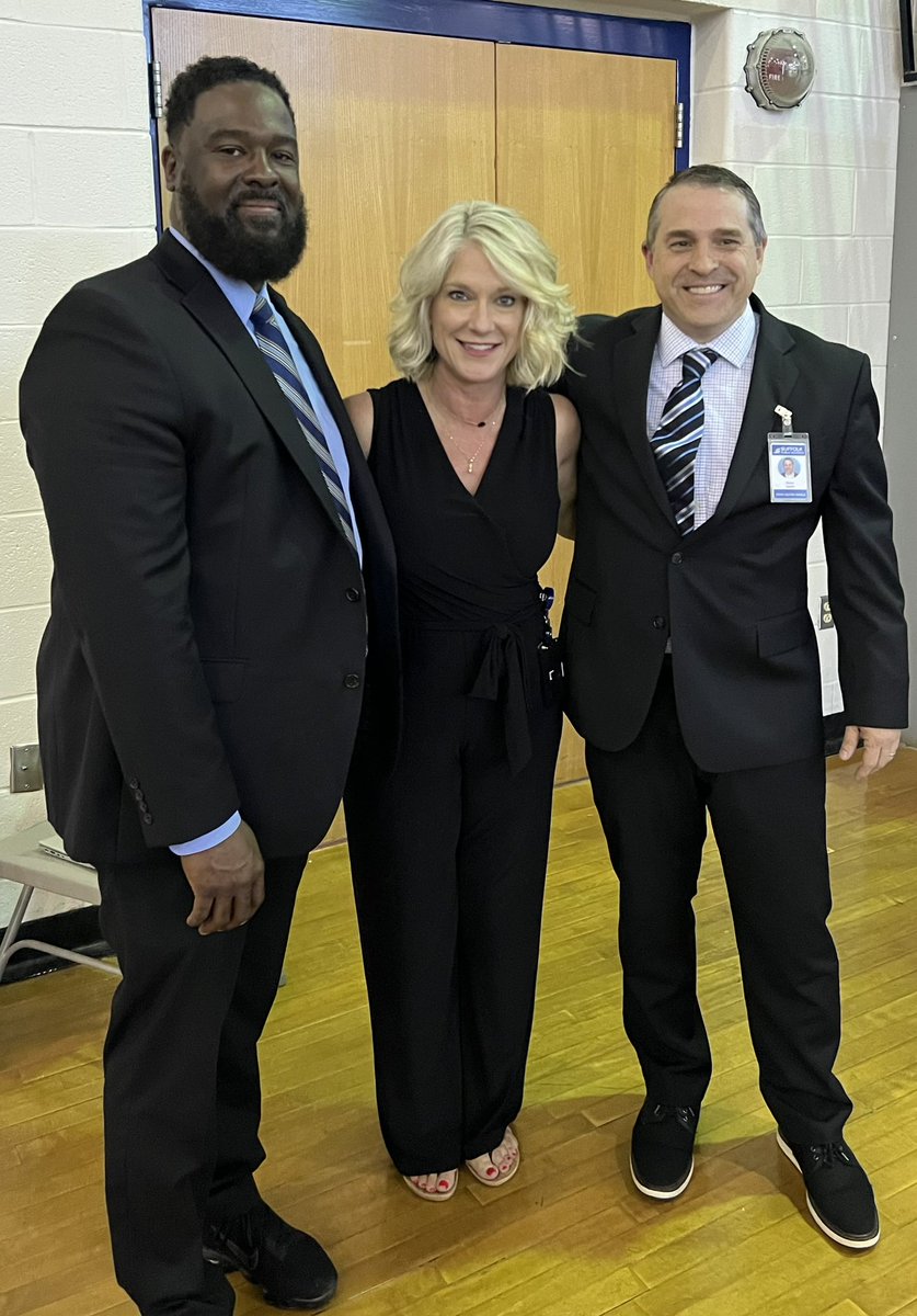 Celebrating our 5th graders at Creekside. Thank you Dr. Gibson (CFCMS) and Mr. Smith (JYMS)for joining us. Great connections between Gators and future Chargers and Hawks. <a href="/ChargersJyms/">JYMS Chargers</a> <a href="/CfcmsHawks/">CFCMS HAWKS</a> #BuildingtheBestSPS #GrowingGreatGators