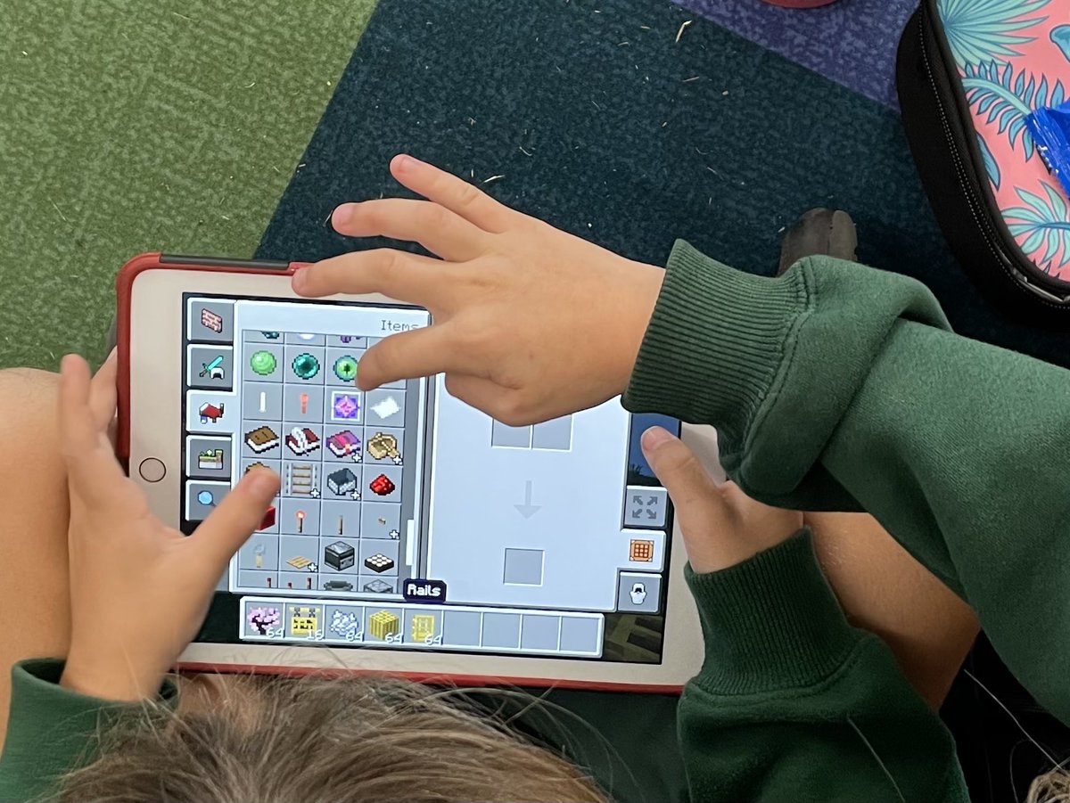 mhocyear3's tweet photo. New people joining the minecraft roller coaster challenge today 🎢🎢🎢 https://t.co/89ZCMtCR0z