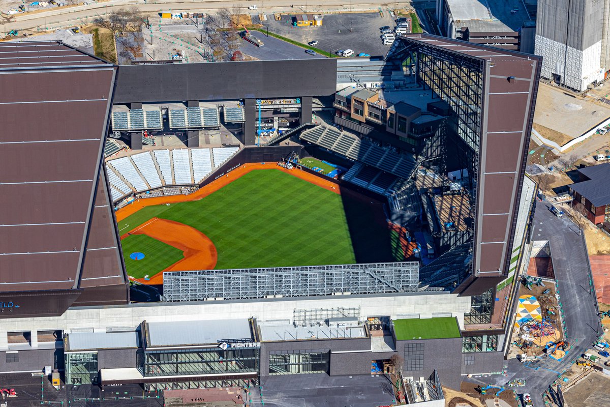 FreeFujitec's tweet image. 我々FreeFujitecはフジテックの経営正常化のために厳しく対立的な事を言わざるを得ませんが、

創業の志、エレベータ・エスカレータへの愛は変わっておりません！！！

今回の対立で我々について初めて知った方は、是非、今日乗るエレベータがどこ製か気にしてみてください！