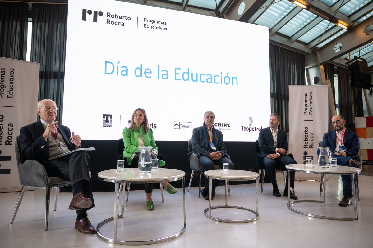 Los ministros de educación, Soledad Acuña (CABA), Walter Grahovac (Córdoba), José Manuel Thomas (Mendoza) y Martín Müller (Entre Ríos), compartieron el panel "Agenda educativa actual y futura, de cara a los desafíos productivos y de inclusión social".