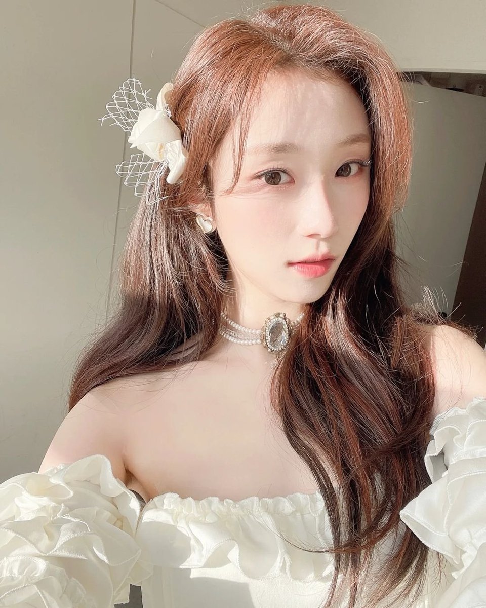 nugu-pics-on-twitter-chaesol-cignature