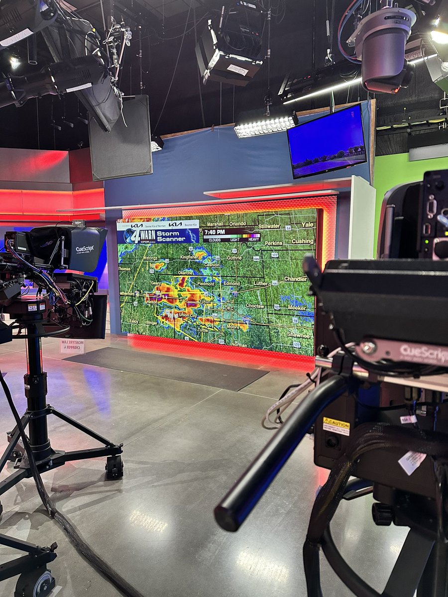 made4tv's tweet image. The team is all here! Tracking storms as they head into the OKC metro. @kfor @4WarnStormTeam @JoleenChaney @MikeMorganKFOR @F5Video @emilyrsutton @kforkevinogle @OKCWXMan #okwx #kfor4 #4warn