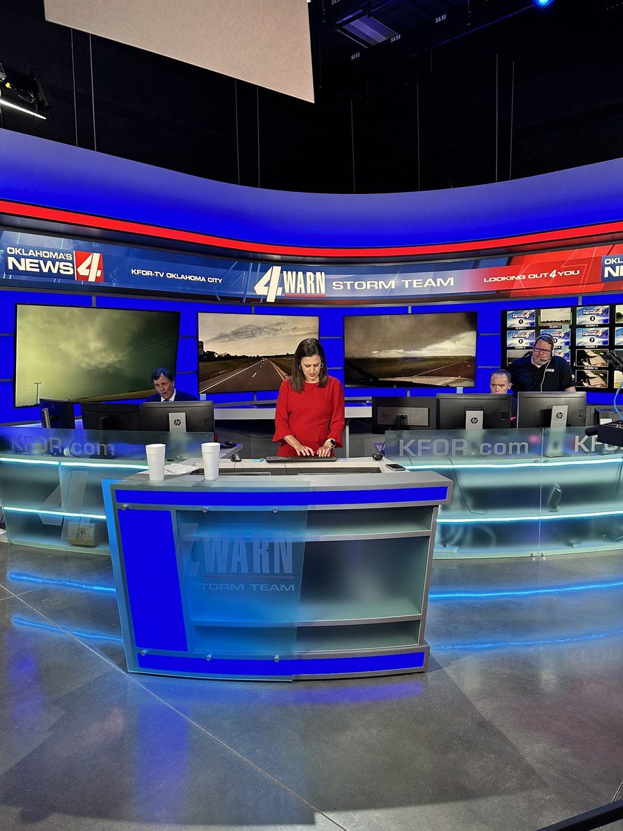 made4tv's tweet image. The team is all here! Tracking storms as they head into the OKC metro. @kfor @4WarnStormTeam @JoleenChaney @MikeMorganKFOR @F5Video @emilyrsutton @kforkevinogle @OKCWXMan #okwx #kfor4 #4warn