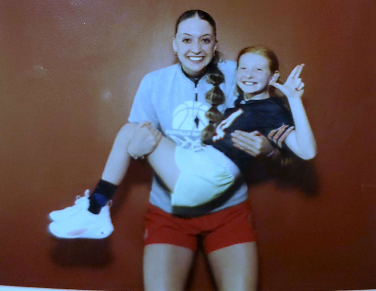 visionofhalo's tweet photo. Thank you for an impactful week @LouisvilleWBB! 💛 https://t.co/W2zODclgnR