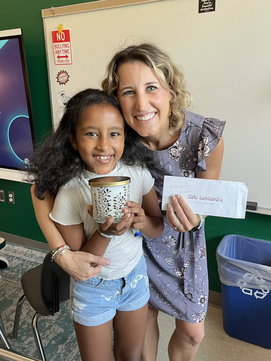 Mrs. Flack tweet media