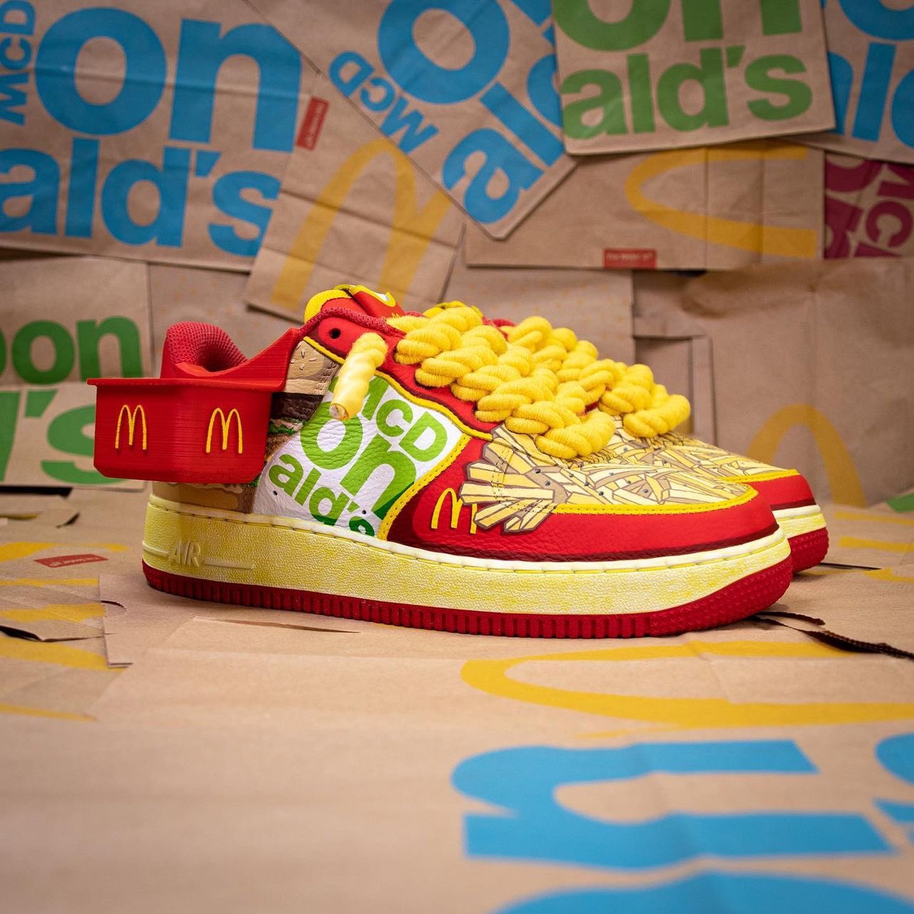 Conflict moordenaar Charmant KicksFinder on Twitter: "Nike Air Force 1 Low “McDonald's” 🍔🤤 📸 IG:  tazz.customs https://t.co/79MSg9aCyM" / Twitter