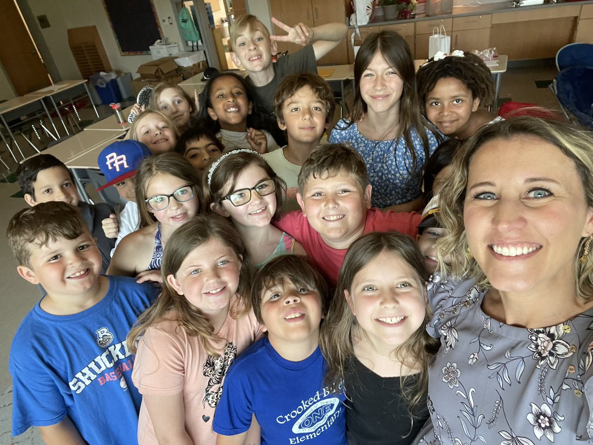 Mrs. Flack tweet media