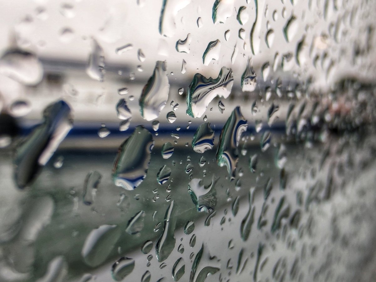 166/365

#aywmc #aywmc365 #ayearwithmycamera #project365 #raindrops #raindropsonmywindow #mackinacisland #ridesheplers #droplets #throughawindow #michiganphotographer #ferryride
