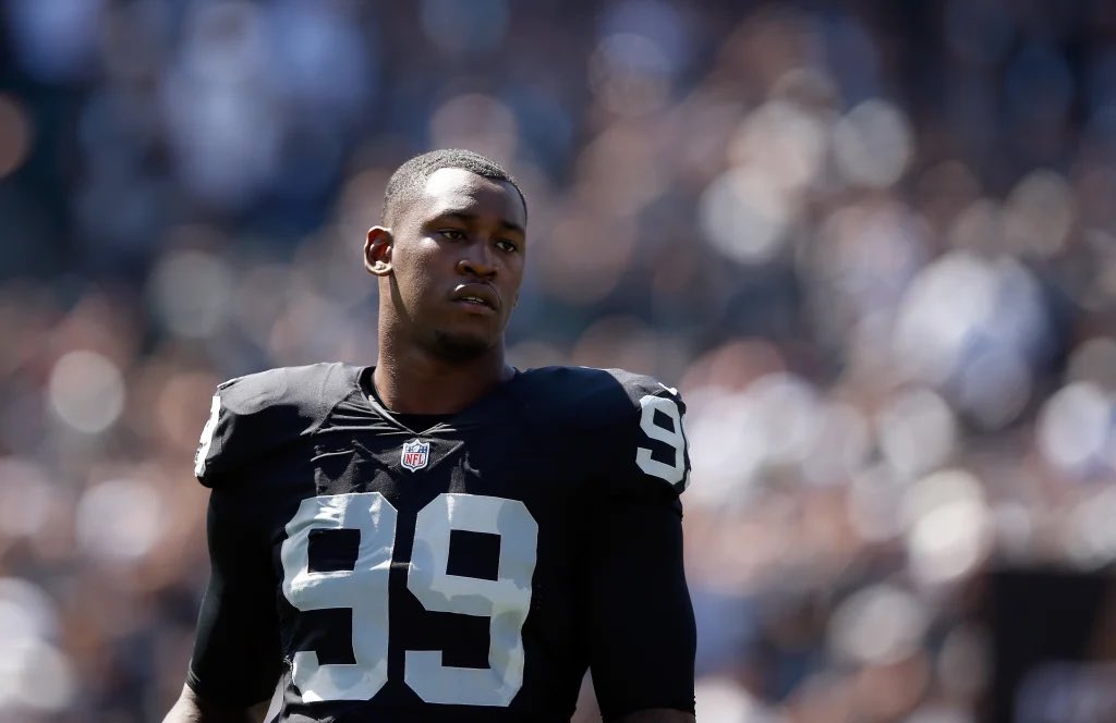 Aldon Smith https://t.co/nRCmmY8AB4 https://t.co/5lzG1V7JbE