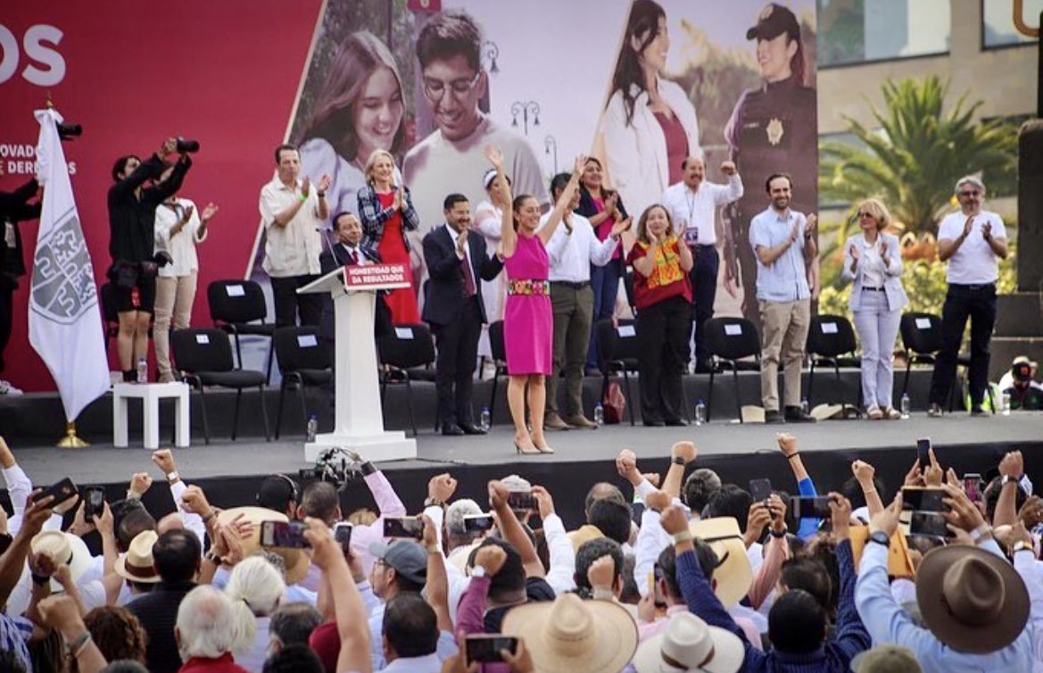 80 mil almas acompañamos hoy a la Dra. @Claudiashein Pardo, una mujer de izquierda, hecha en la U.N.A.M, 1000% obradorista, científica y con amplia experiencia para gobernar. 

El 69% de las y los capitalinos la despedimos con esa aprobación histórica porque #ClaudiaSíCumple.…