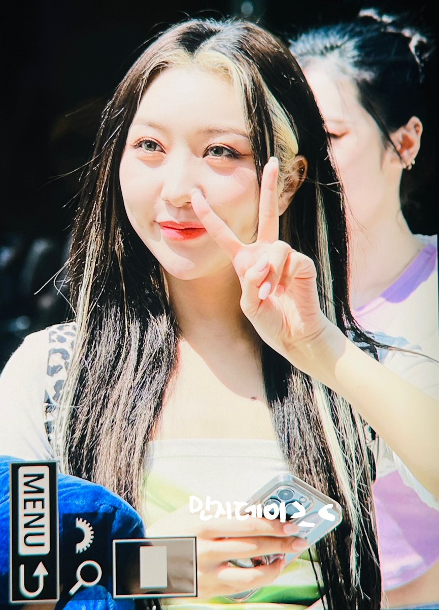 230616 중간퇴근
#민지 #MINJI 
#시크릿넘버 #SECRET_NUMBER