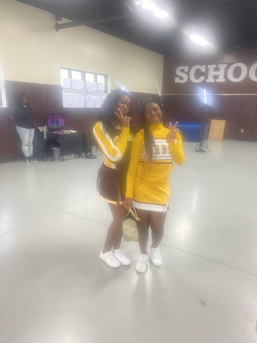 Roger Bacon Cheer tweet media