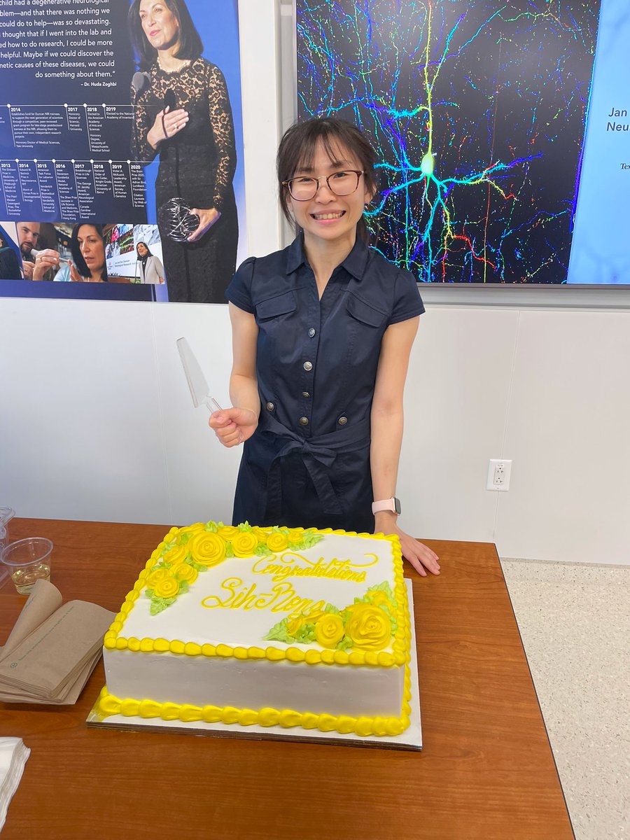 dchloechung's tweet photo. Congratulations Sih-Rong for such a phenomenal defense talk 🧠❤️ #ZoghbiLab now proudly presents Dr. Wu!! 🥳🥳 @SihRong_Wu @bcm_neurosci @BCMFromtheLabs https://t.co/eFaau1o1bP