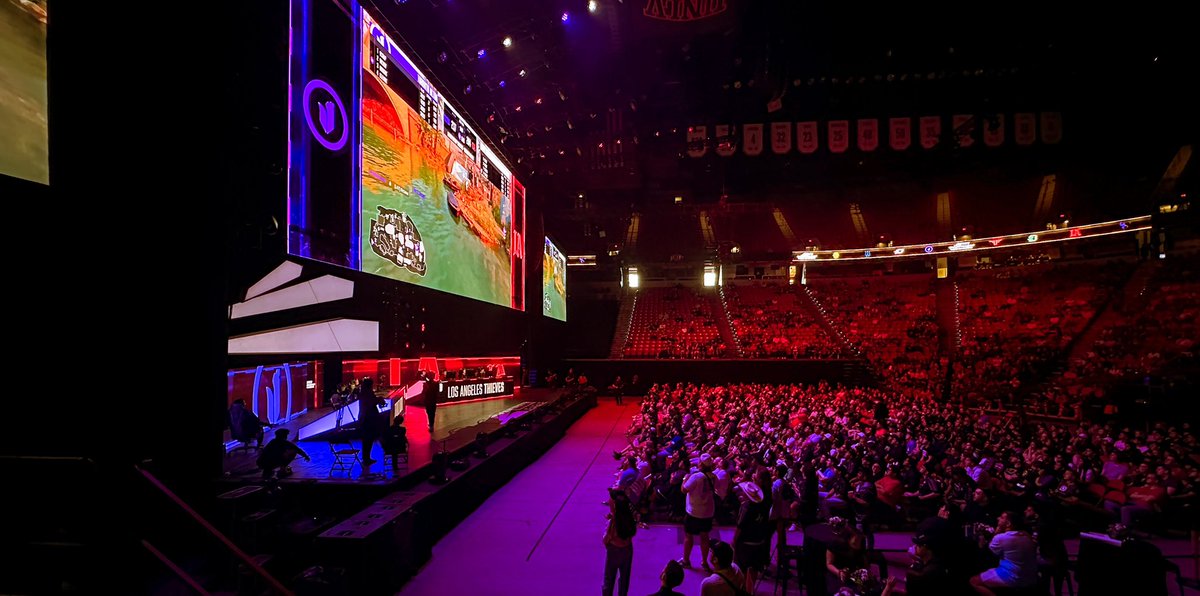 Day 1 in the books <a href="/OpTicTexas/">OpTic Texas</a> advance through the winners bracket✊🏼 Pleasure getting to meet a lifelong teammate for the first time as well <a href="/MVPSwaftty/">K5</a> #CDLChamps