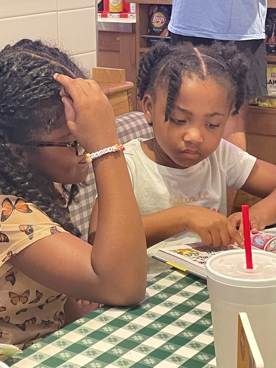 Literacy doesn’t stop even if it that means sacrificing adult time lol. Thank you Miller family for reading with Morgan at the dinner table @LouisMillerMEd @AngelaMillerMEd