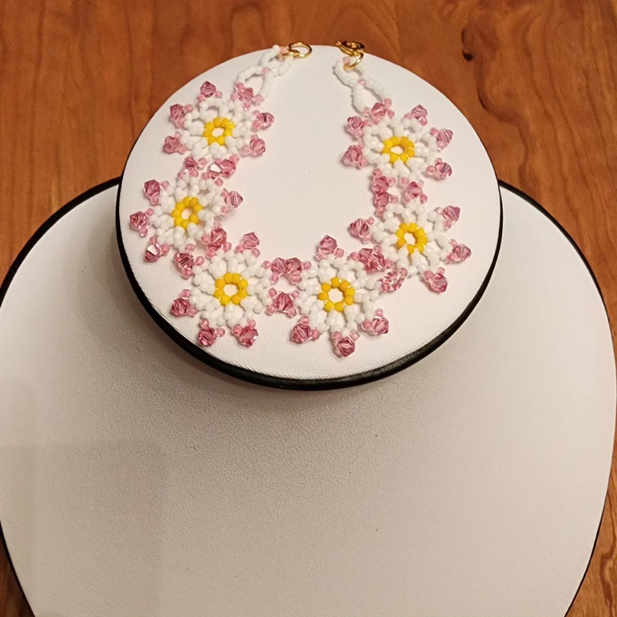ladySelua's tweet photo. Daisies.  In pink. https://t.co/VKtEHOzIFV