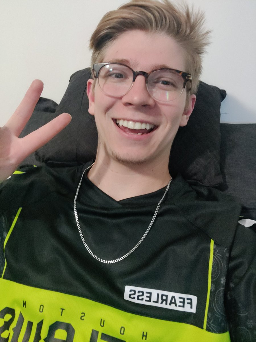 KenderNoah's tweet photo. LET'S GOOOO OUTLAWS!🔥🟢⚫#anteup @Outlaws @overwatchleague https://t.co/C88I1tZ1yQ
