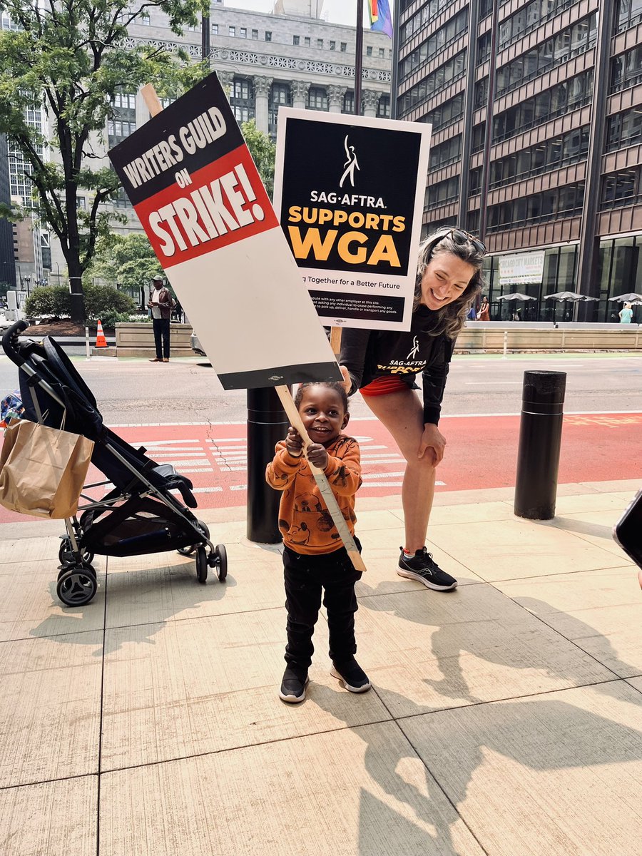 CAARPRNow's tweet image. Joined the Writers Guild of America today as they strike for higher wages, better working conditions, protection from A.I. &amp;amp; much more. Hundreds in attendance including SAG-AFTRA, Teamsters, IATSE, &amp;amp; other industries. 🗣️NO WAGES, NO PAGES!✊🏽 #writerstrike #wgastrike #workersunite