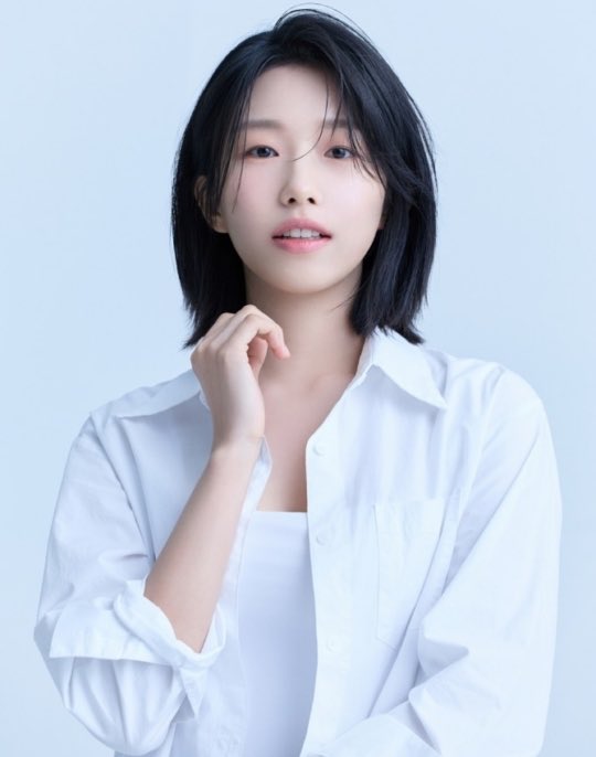 #YoonGaYi confirmed cast for TVING drama <#PyramidGame>, she will act as Joo Seung-yi who is one of the students of Grade 2 Class 5.

Release in 2024.

#KimJiYeon #JangDaAh #RyunDaIn #KangNaEon #JungHaDam #ShinSeulGi #HaYulRi