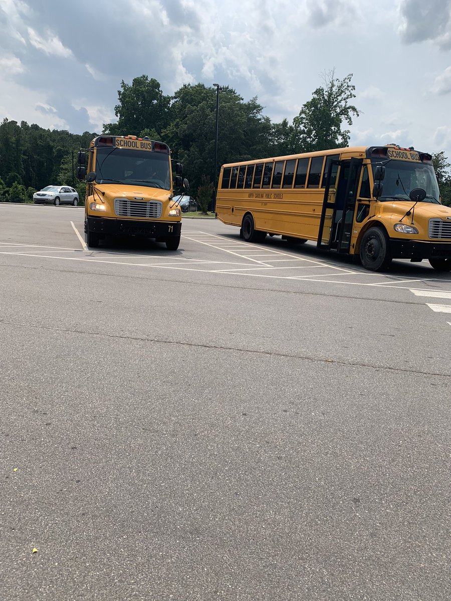 ms_brewer_AP's tweet photo. First day of Summer programs! Yes that’s plural RTA and Summer Achievement at the same time = 2 separate dismissal times. Had a great day! https://t.co/tNT13yI3pc