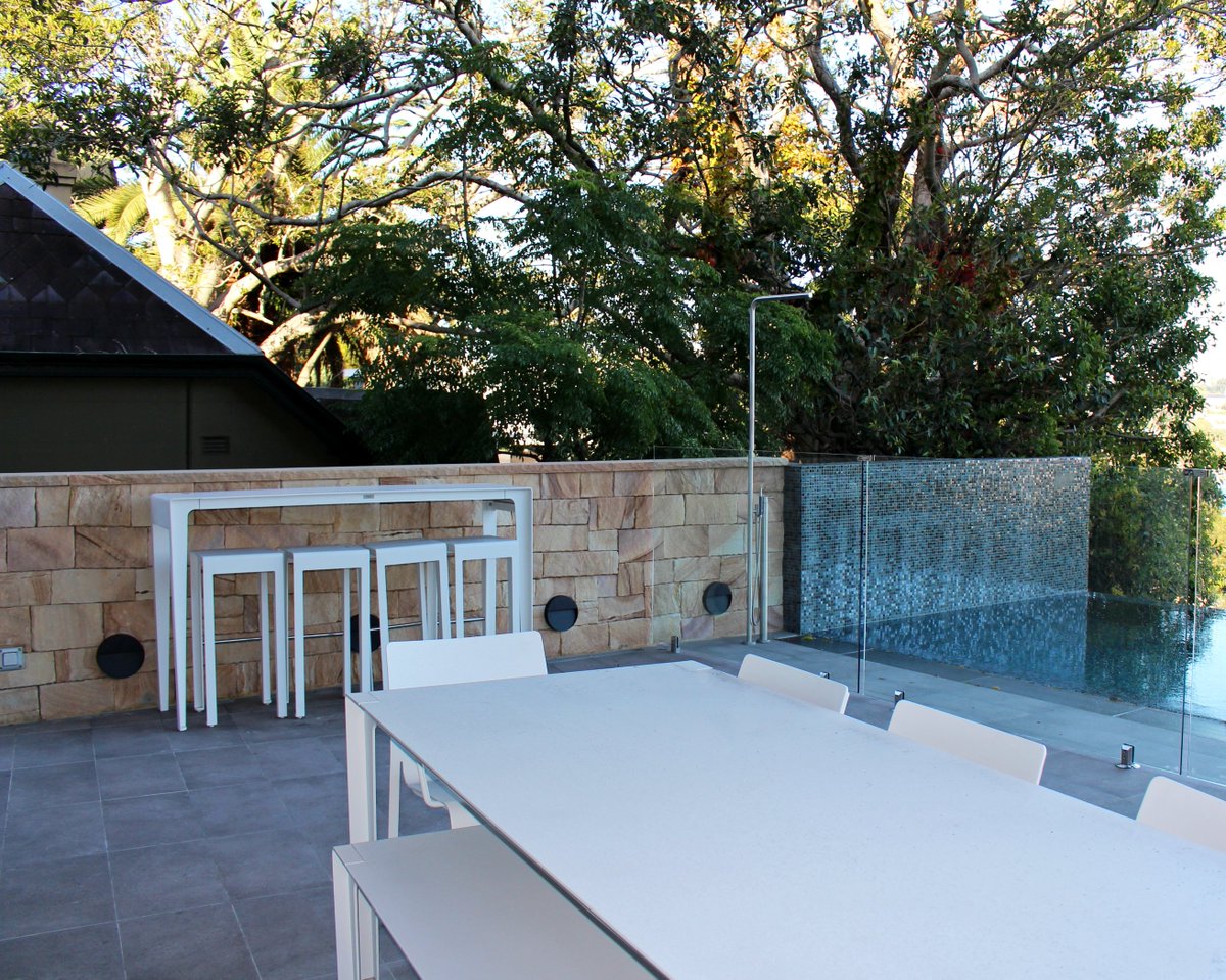 aussietecture's tweet image. Colonial Ranch Sandstone Walling.
#aussietecturelifestyle

aussietecture.com.au/natural-stone-…

#poolfeaturewall #poolfeatures #outdoorspace #landscapingstone #gardenideas #outdoordesign #exteriordesign #exteriors #exteriordecor #exteriorliving #landscaping #stonework #housedesign