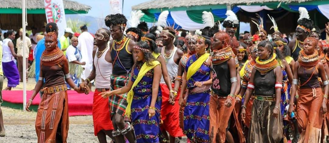 Mkufunzi_Wario's tweet photo. THE RETURN OF MARSABIT LAKE TURKANA CULTURAL FESTIVAL
Travel through an enchanting landscape full of rocky outcrops, startlingly green savannah dotted with acacia and murram roads to finally reach the beautiful Jade sea, Lake Turkana.
#County010
#MagicalMarsabit
#TembeaKenya https://t.co/O3rInvZZov