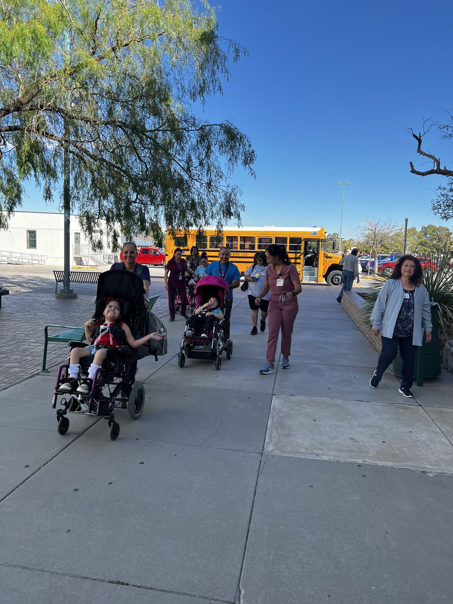 cduron13's tweet photo. ESY Day 3 -from dancing to drawing, these girls can do it all! #TeamSISD @ClaudiaW_PT @lacosta_CI @MOlivarez_CI @jsaenz_CI https://t.co/U5URGpBZsu