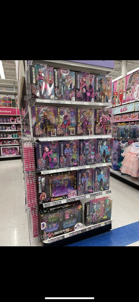 monster high is literally BACKKKK LIKEEEE