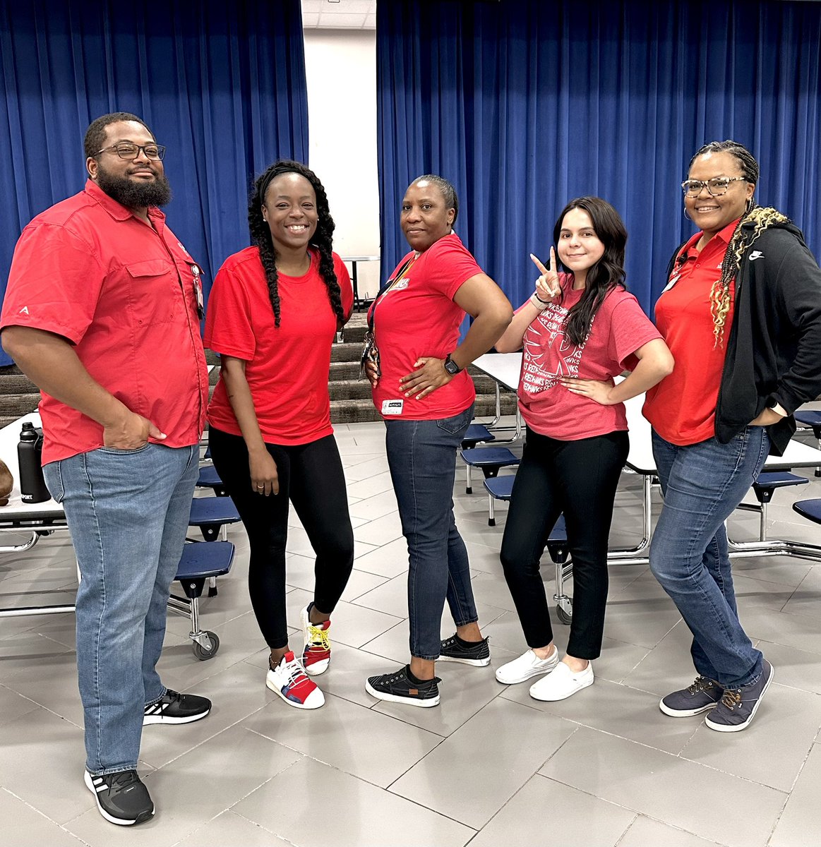 brobell7's tweet photo. Camp I-CAN… We are REaDy to be good friends and responsible leaders. #cfisd #CFISDcampICAN #MooreElemantary https://t.co/zGIWylCXmj