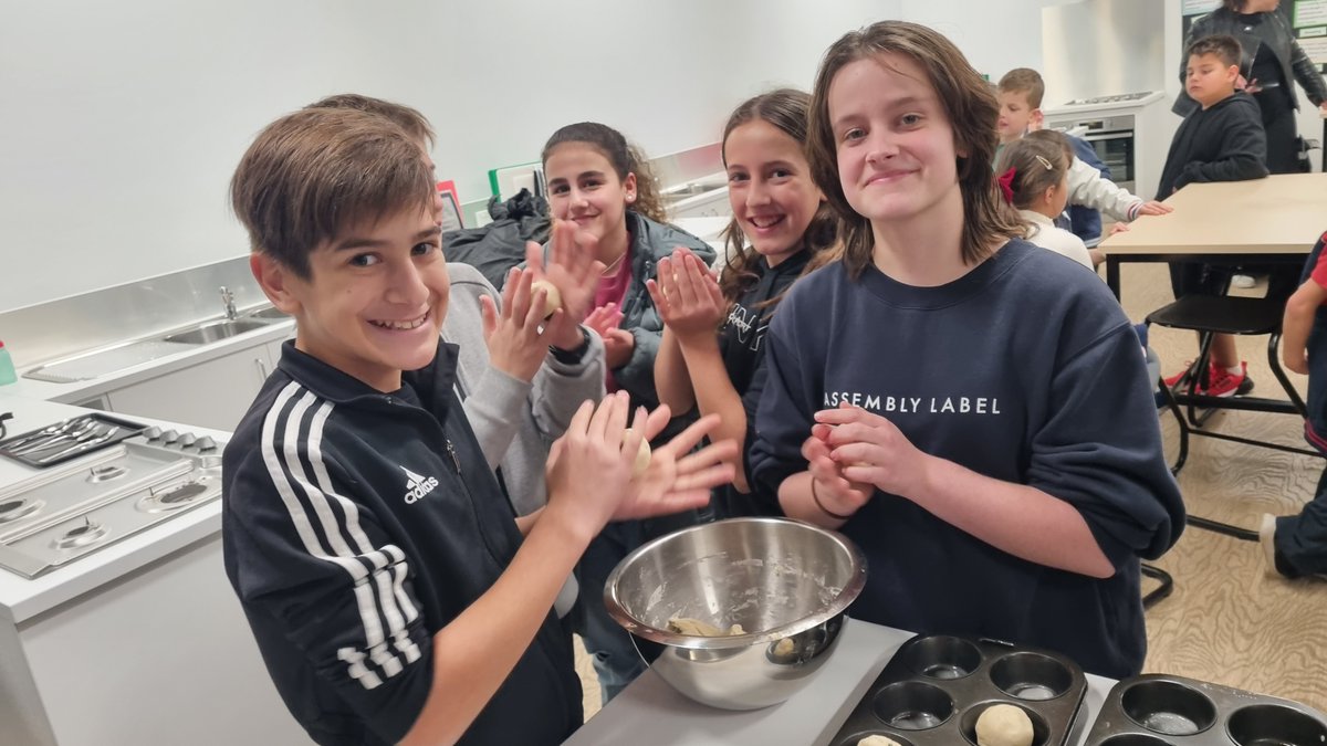 The GCM Schools organized an "olive picking" activity. This event took place in the courtyard of Bentleigh Secondary College in Bentleigh, where olive trees had been planted. Read more in the link below greekcommunity.com.au/news/the-gcm-s…
