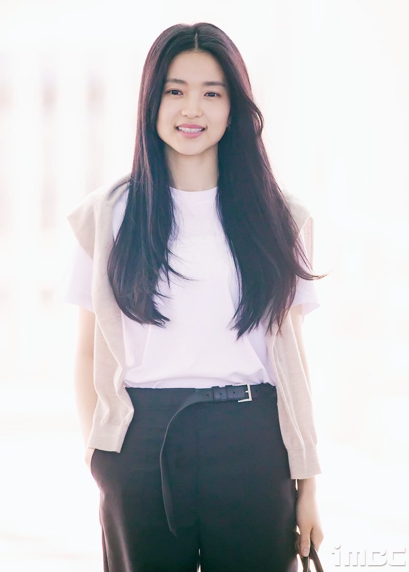 imbcenews's tweet photo. 김태리, 외계로 #김태리 #金泰梨 #KimTaeri [iMBC 직찍]
https://t.co/1haAUI8vbx https://t.co/DM1aAFKzwF