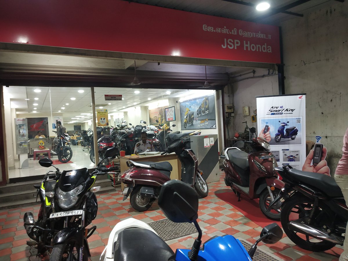 Vinoth19081437's tweet photo. @Honda @jsphondaperambur @HondaServicing #jsphinda #jsphonda #jsphondaperambur @honda_jsp
Dear Honda Team, 
During two Wheeler service does #jsphonda really do water wash? Im frequently faced worst service experience in jsphondaperambur for the past couple of service. https://t.co/3r0B0ydsrS