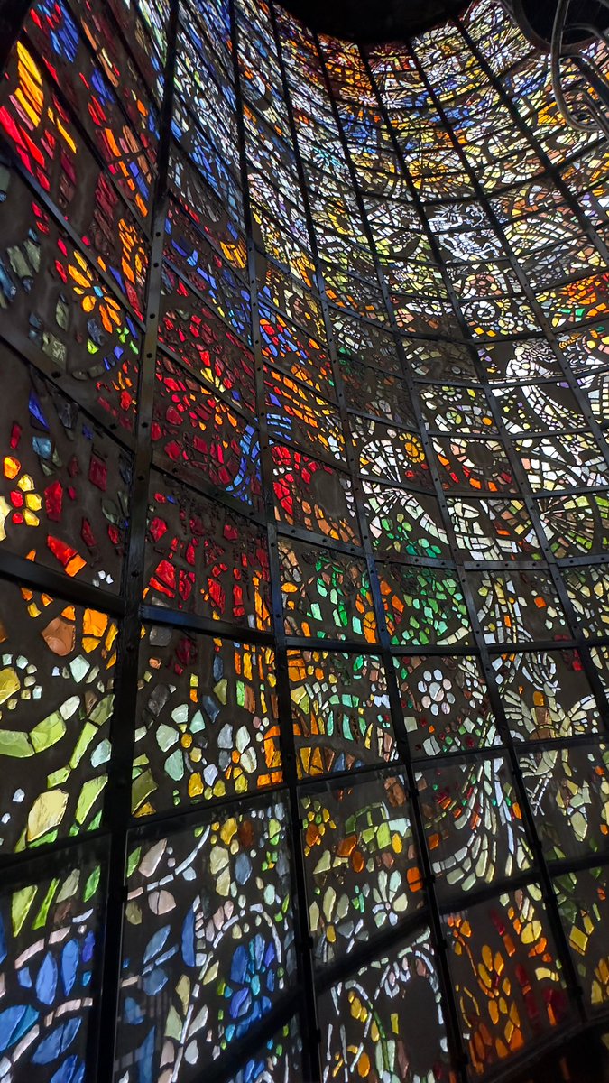 PrettyOkTravel's tweet photo. The Hakone Open Air Museum had a tower entirely of stained glass called the Happiness in Symphonics Sculpture. It was incredible on the inside. One of the most beautiful pieces there for sure.

#japan #japantravel #hakone #photography #art https://t.co/kw03rSckI1
