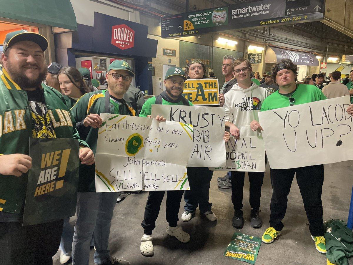 APerez916's tweet image. From attending my first game in the womb, to my final game at a reverse boycott, and all of the friends and memories I’ve made along the way. I never thought I’d ever say goodbye, but I’m so grateful to have been able to call Oakland home for 27 years. Thank you, Oakland. 💚💛🐘