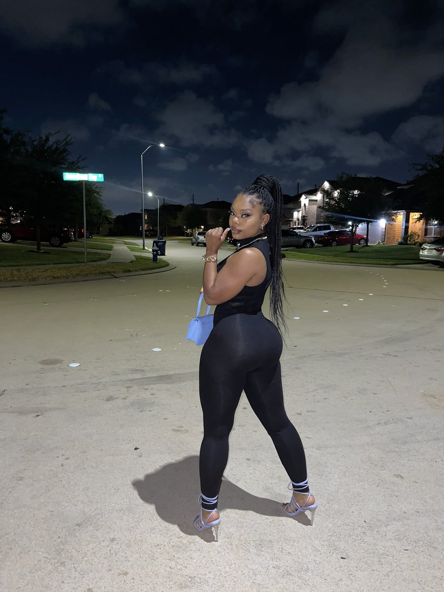 Babygirl 👑💙 tweet media