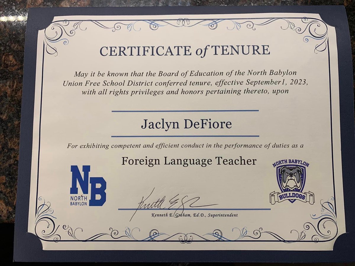 Tenure!!!🤩 This is such a proud moment for me! I couldn’t be happier to be a Bulldog and be part of such an amazing community in North Babylon 💙🤍💙🤍