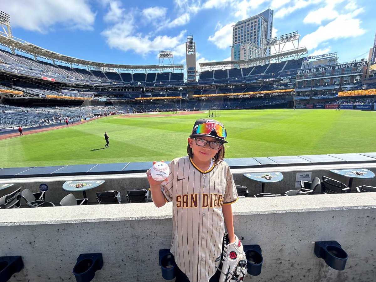 pecoach03's tweet photo. Main goal: get a ball at every park. Starting off strong #BringTheGold https://t.co/kba6IVUeHS