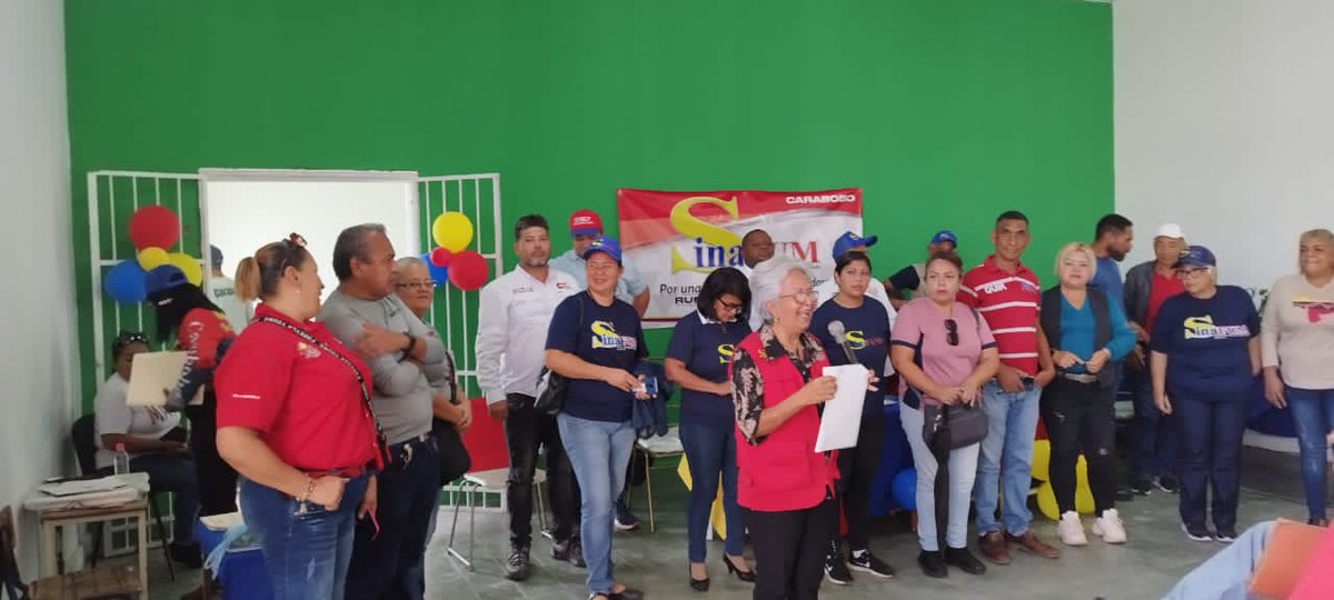 ZonaObrera1's tweet photo. Desde el Edo.Carabobo la clase obrera del sector educación inició las mesas de trabajo para la "Consulta del Proyecto de Reforma a la Ley del Régimen Prestacional de Vivienda y Hábitat", para garantizar el acceso de la clase trabajadora a los planes de vivienda. @NicolasMaduro https://t.co/ldEzTK4Vev