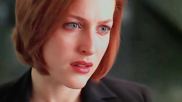 Her eyes and those lips. No wonder Mulder is burning up. 🔥🔥🥵🥵 #tbtXFiles