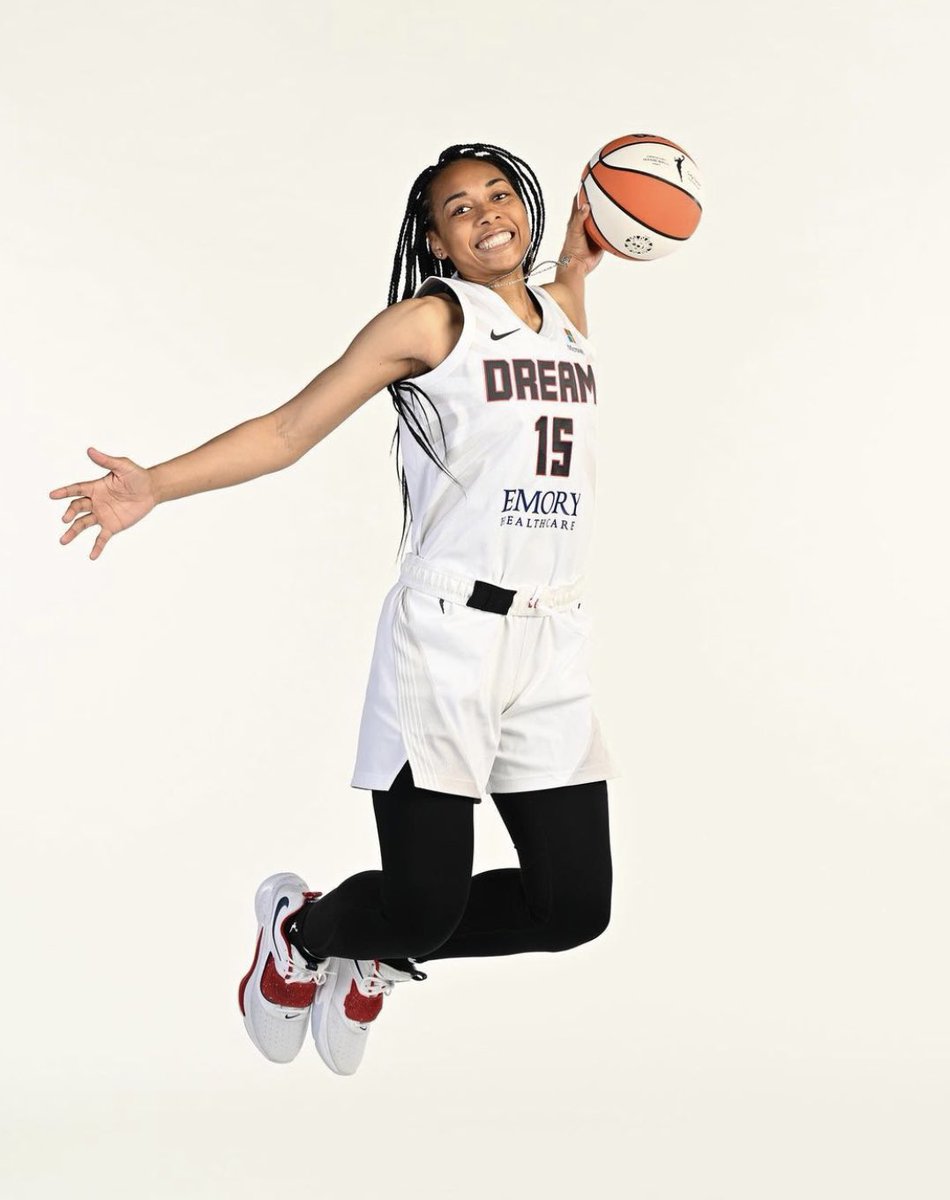 TheCommitteeSG's tweet photo. Allisha Gray | @AtlantaDream 

Through the first nine games 👀

2022 

13.2 PPG | 5.3 RPG | 2.0 APG | 40% FG 

2023 

18.0 PPG | 6.3 RPG | 2.8 APG | 47% FG 

#WNBA https://t.co/aTY4dW9wmu