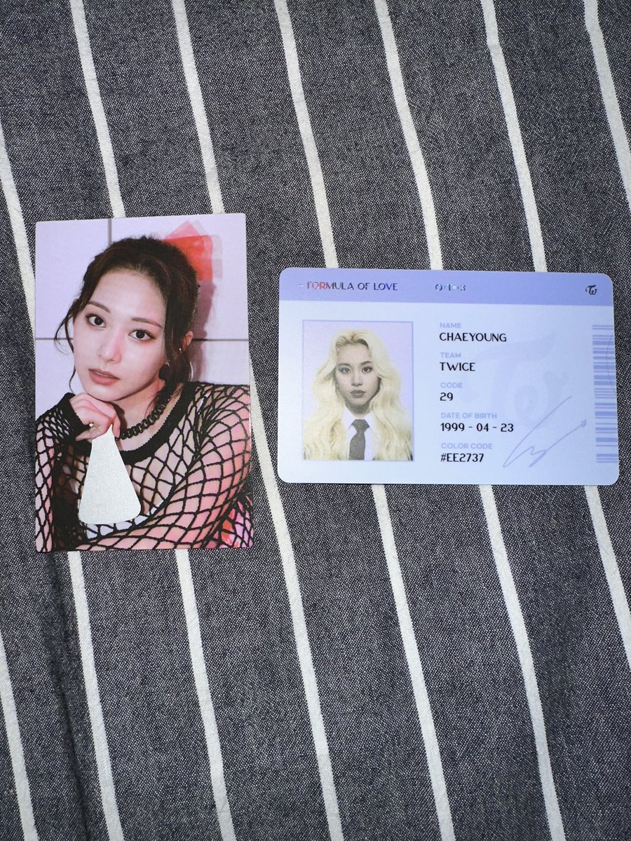 jeongyeonmaingf's tweet photo. WTT TWICE Formula of Love

US only!

Have : 1st pic

Want : Jeongyeon equivalents (2nd pic)

dm me if interested:)) @TWICE_trades #TWICE https://t.co/A0eBdwnNdu