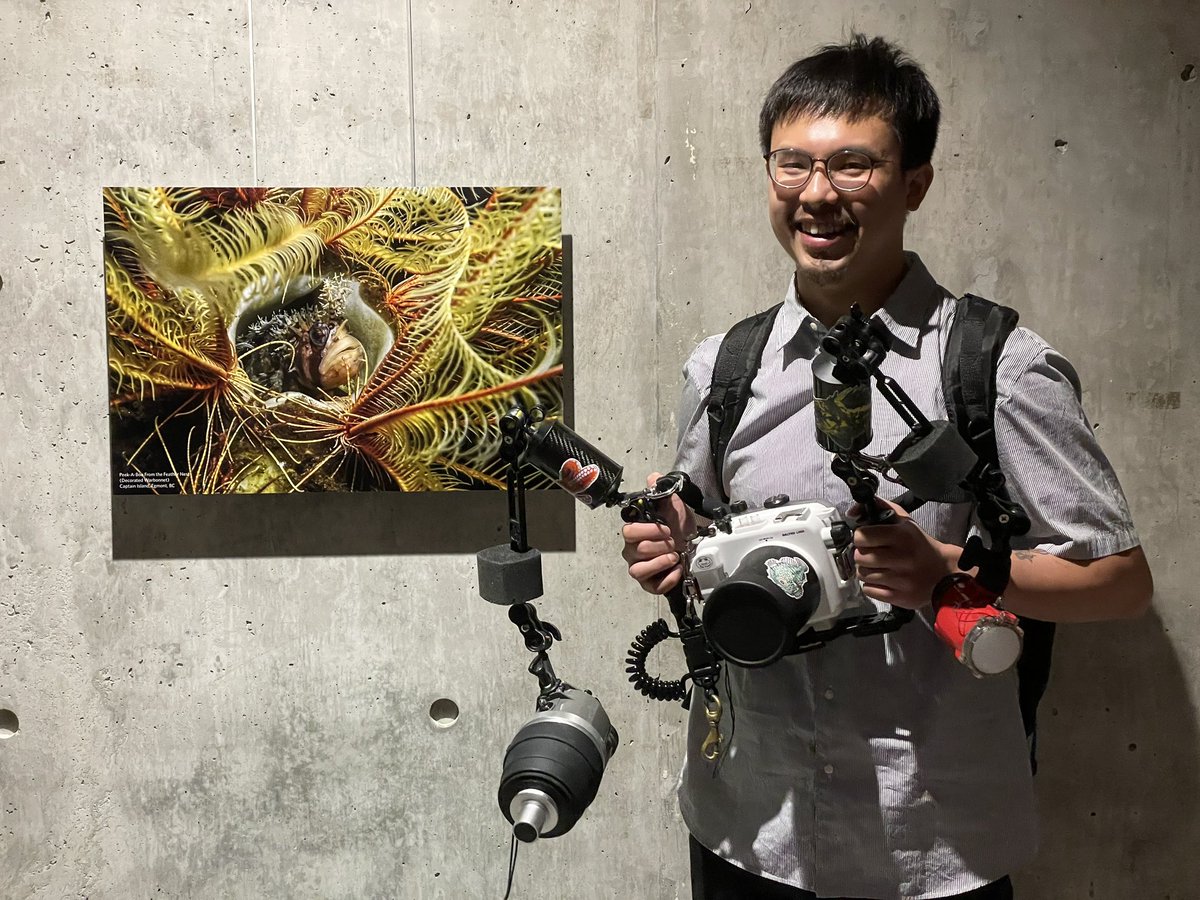 drkdigital's tweet photo. Antonio Hou https://t.co/RMnnAipGU3 with his underwater camera and his photo of a decorated warbonnet. Beneath the Emerald Green Waves @beatymuseum until October 29, 2023. https://t.co/GBkW0DvWZW