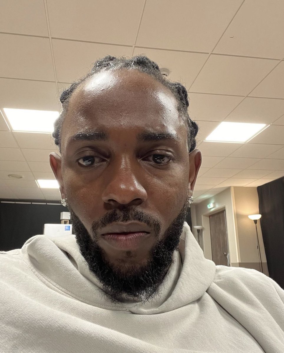 DJCaviar's tweet photo. New Kendrick lore dropped https://t.co/m5XfifCMnl