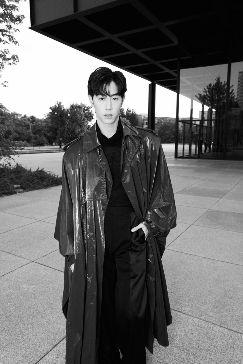 mintmag_th's tweet photo. มาดเจ้าพ่อ! ลุคสุดคูลจาก @YSL ของพี่จ๋า #MarkTuan ที่อีเว้นท์แฟชั่นโชว์ Saint Laurent Men’s Summer 24 ที่เบอร์ลิน มาดเท่นึกว่าเจ้าพ่อที่ไหนเนี้ย 💚

#MARKTUANatYSLBerlin 
#YSL #SaintLaurent 
#MintNews https://t.co/8xBOKUcMXy