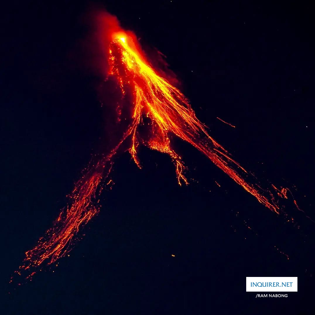 FIERY LAVA 🌋

LOOK: Lava flows from the crater of Mayon Volcano as seen in these photos taken from Daraga, Albay, at 9:30 p.m. on Thursday, June 15. | 📷: Ram Nabong/INQUIRER.net

READ: inq.news/largestflow