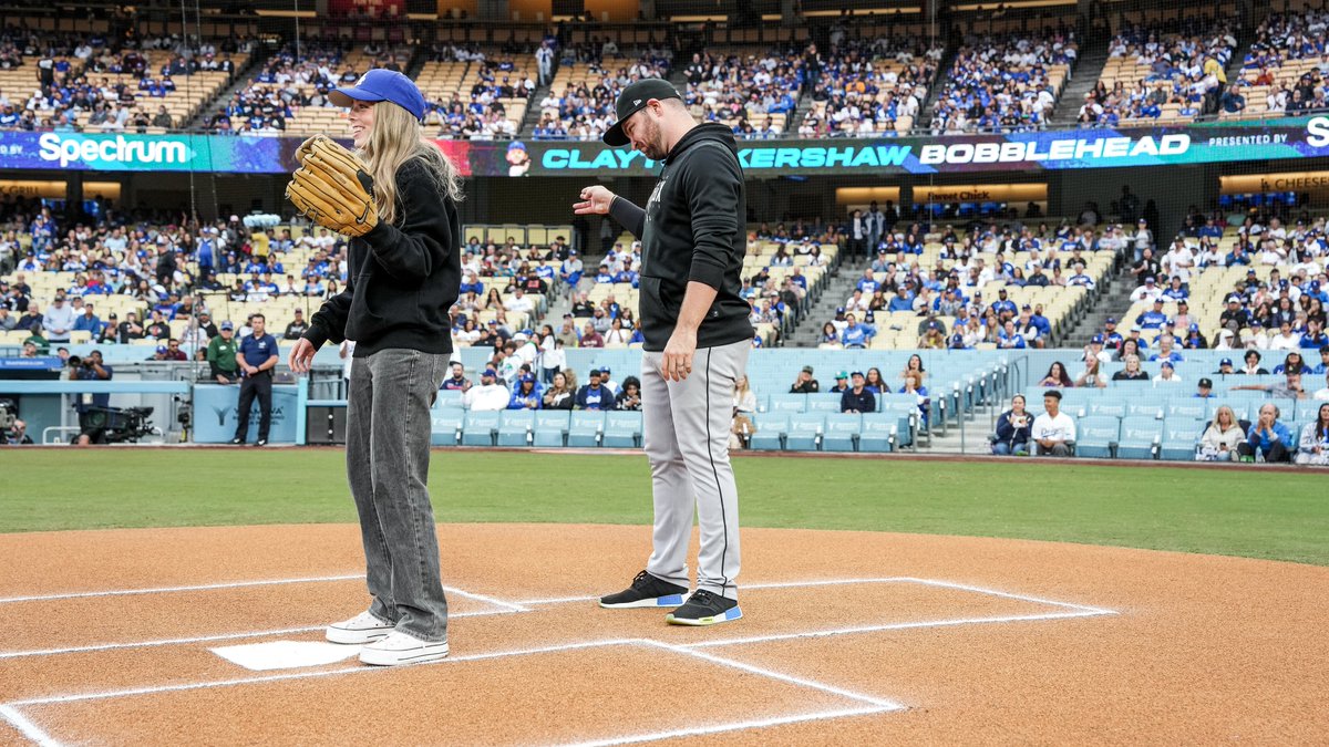 Before tonight’s game at Dodger Stadium, 15-year-old Zoe threw out a ceremonial first pitch with “Umpire” Liam Hendriks.

Zoe has been undergoing treatment after being diagnosed with metastatic osteosarcoma. We’re all rooting for you!