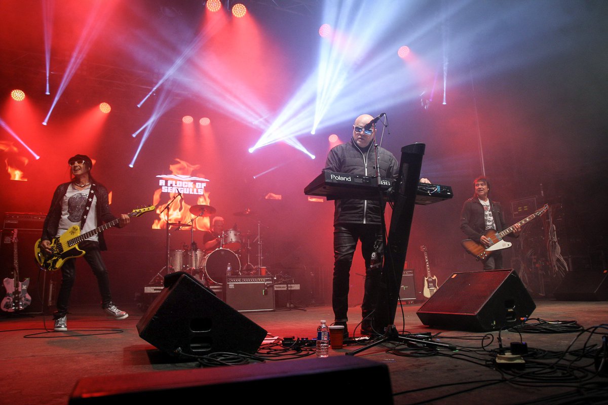 Q107 Toronto tweet media